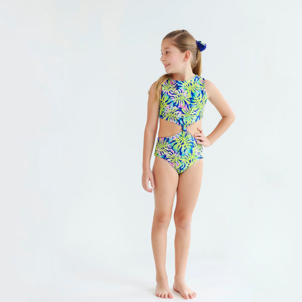 Alexa Trikini - Montemar Print